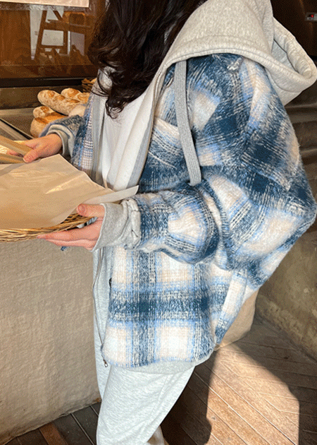 MaisonModernArtMuseum [[LUX]울 체크 셔츠 하프 코트_베이지블루]