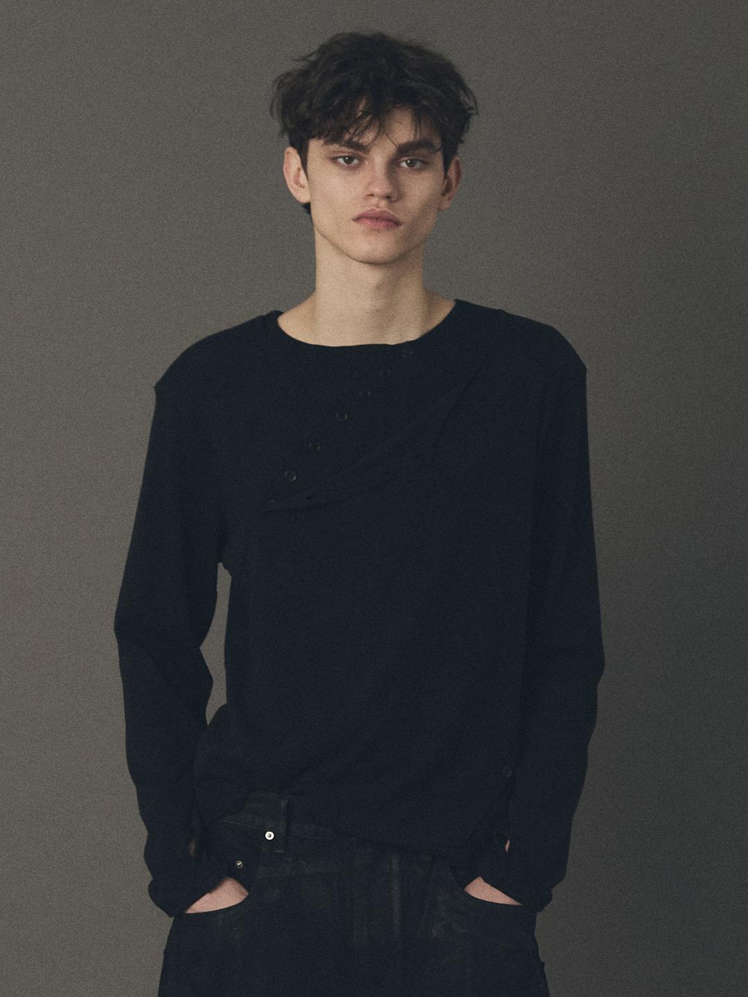 Diagonal Slit Layered Henryneck T-shirt_Black