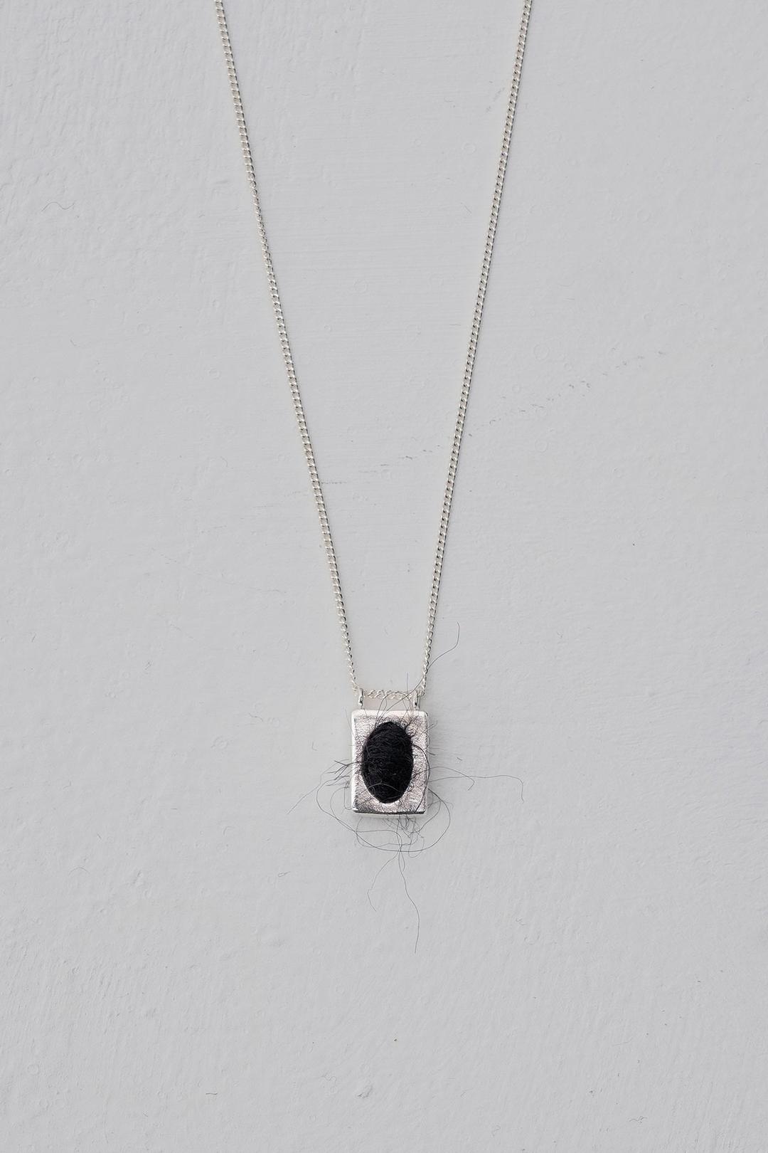FRAME NECKLACE