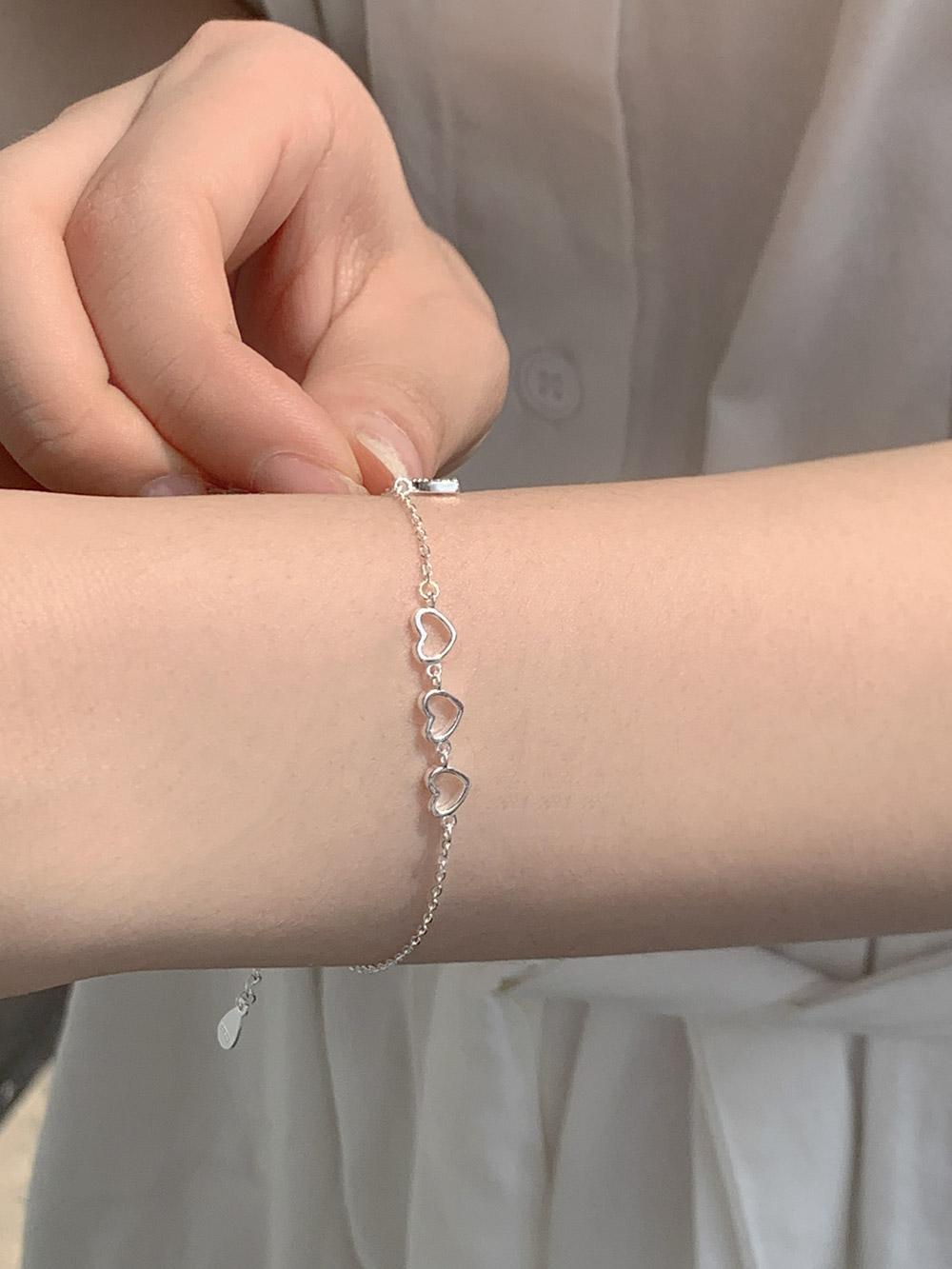 925실버 샤이 하트 레이어드 포인트 팔찌 (one color)