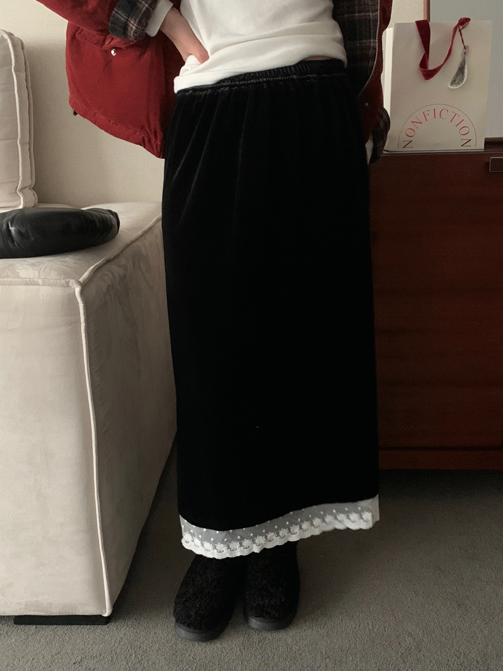 피터앤웬디 [🥂연말룩/고퀄리티🖤] 샴페인 레이스 벨벳 롱 스커트