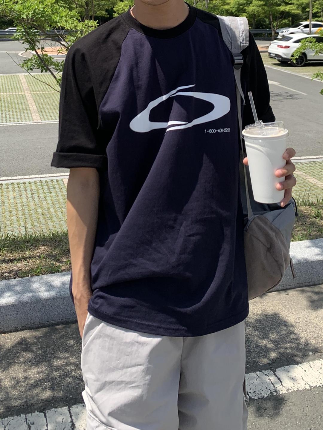 프론트 로고 래글런 반팔티