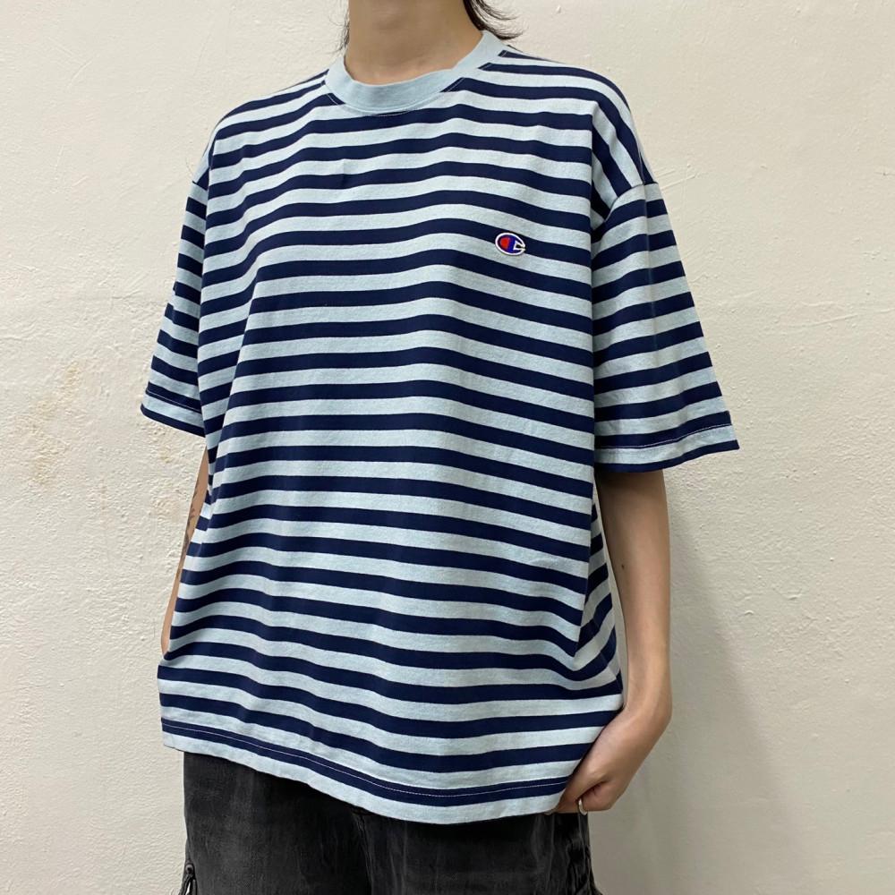 [중고] 챔피온(champion) 블루컬러 스몰 패치로고 스트라이프 쇼츠 크루넥 반팔