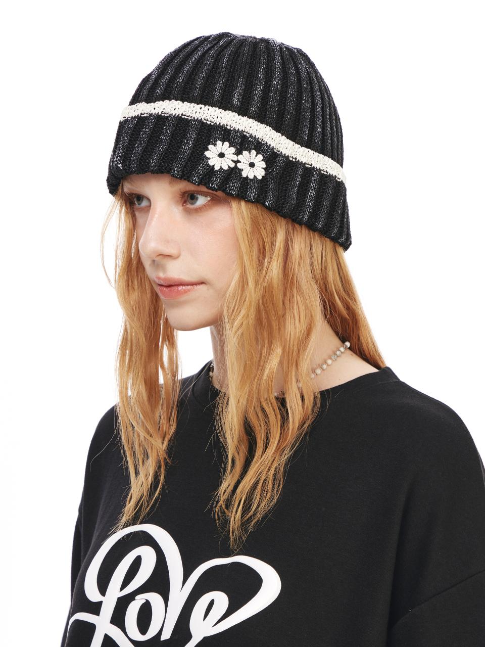 Dirty Flower Beanie Black
