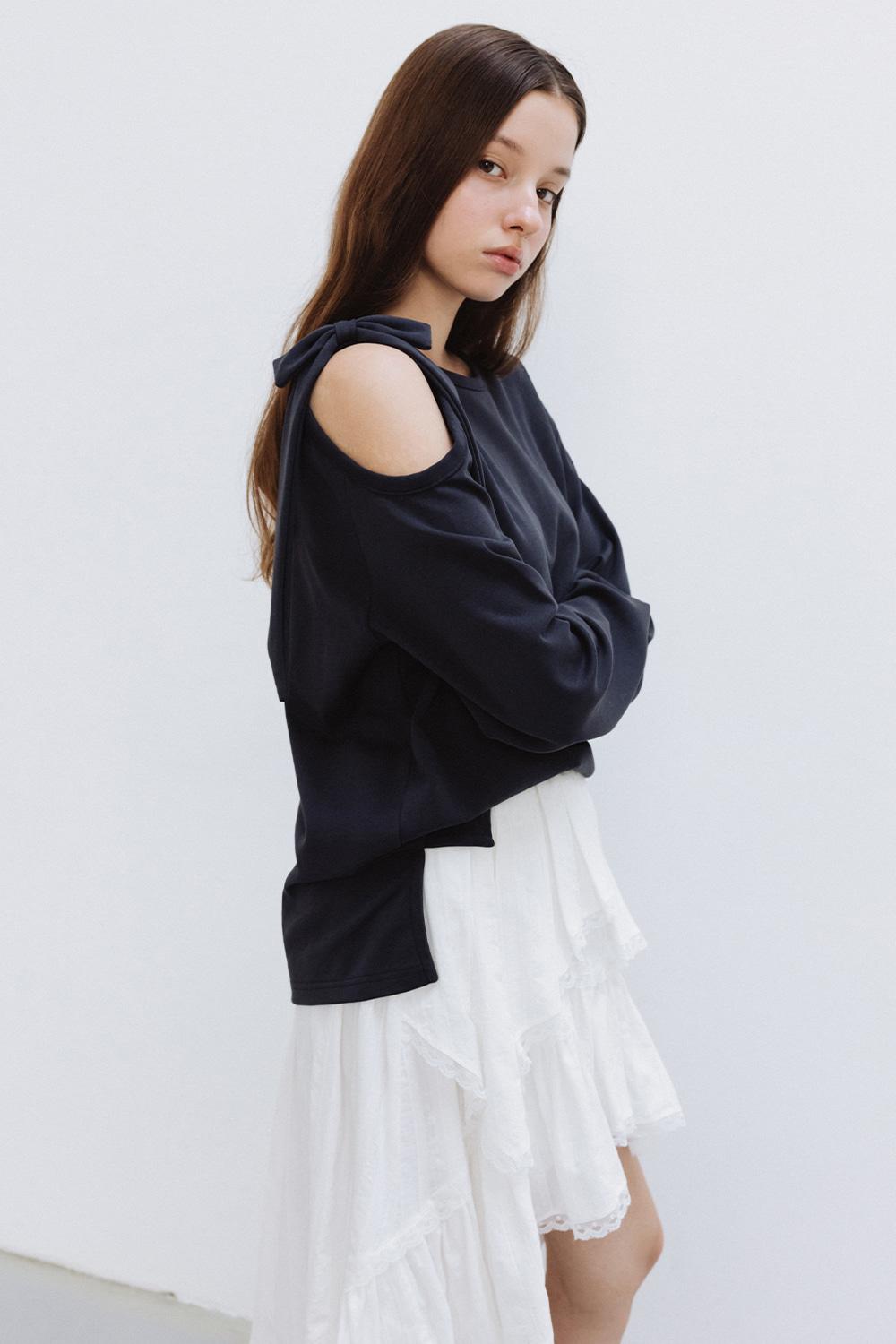 [9월 26일 예약배송] RIBBON SHOULDER CUT T SHIRT_TT5W201CH