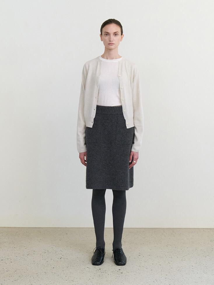 홀가먼트 메리노 울 H라인 니트 스커트_차콜