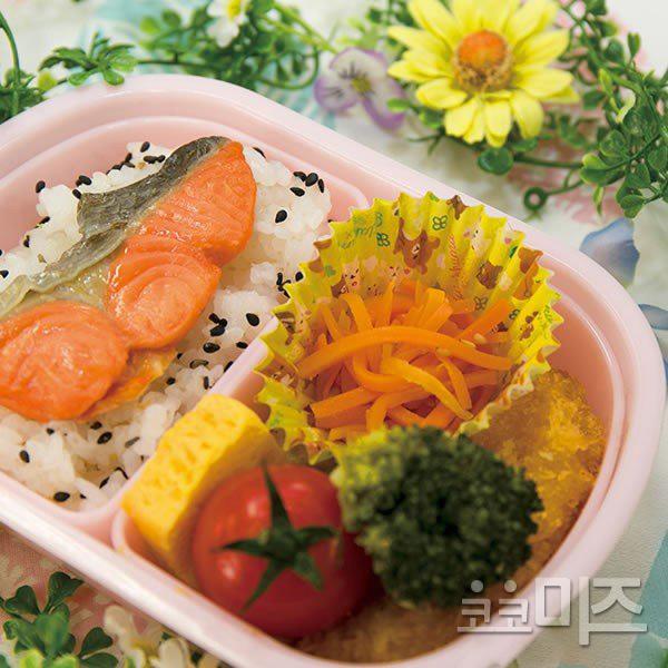 (일본)리락쿠마 도시락 원형 반찬컵세트(네잎클로버 30Pset)소풍 도시락 꾸미기 칸막이