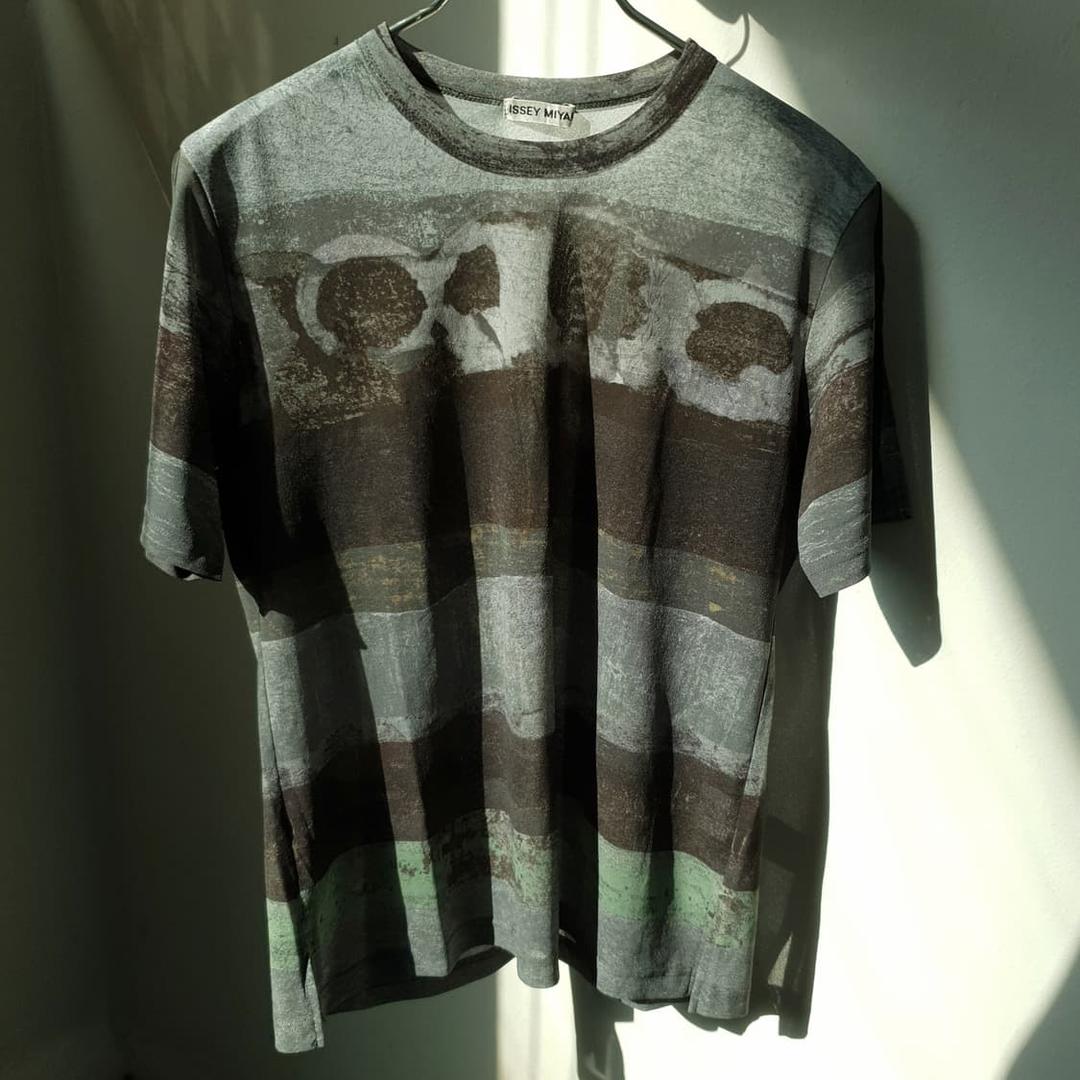 Issey Miyake tee | 후루츠패밀리