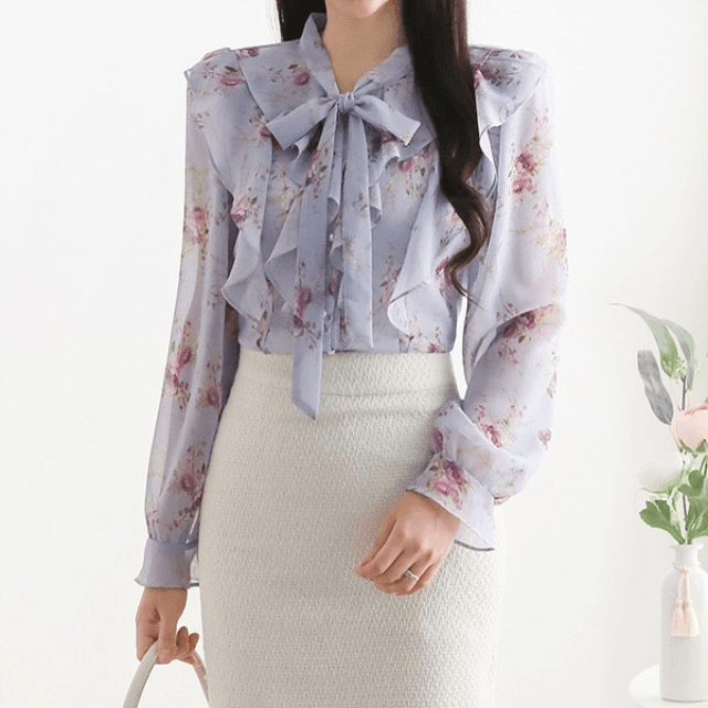 [모리스커밍홈]플라워 러플 리본타이 블라우스M2302BL036A_P335366493
