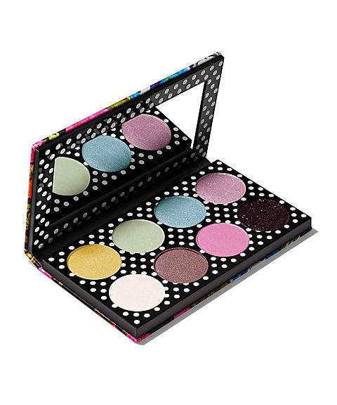 アイシャドウ　×　８：　クィニング　アイシャドウ　パレット（限定品）