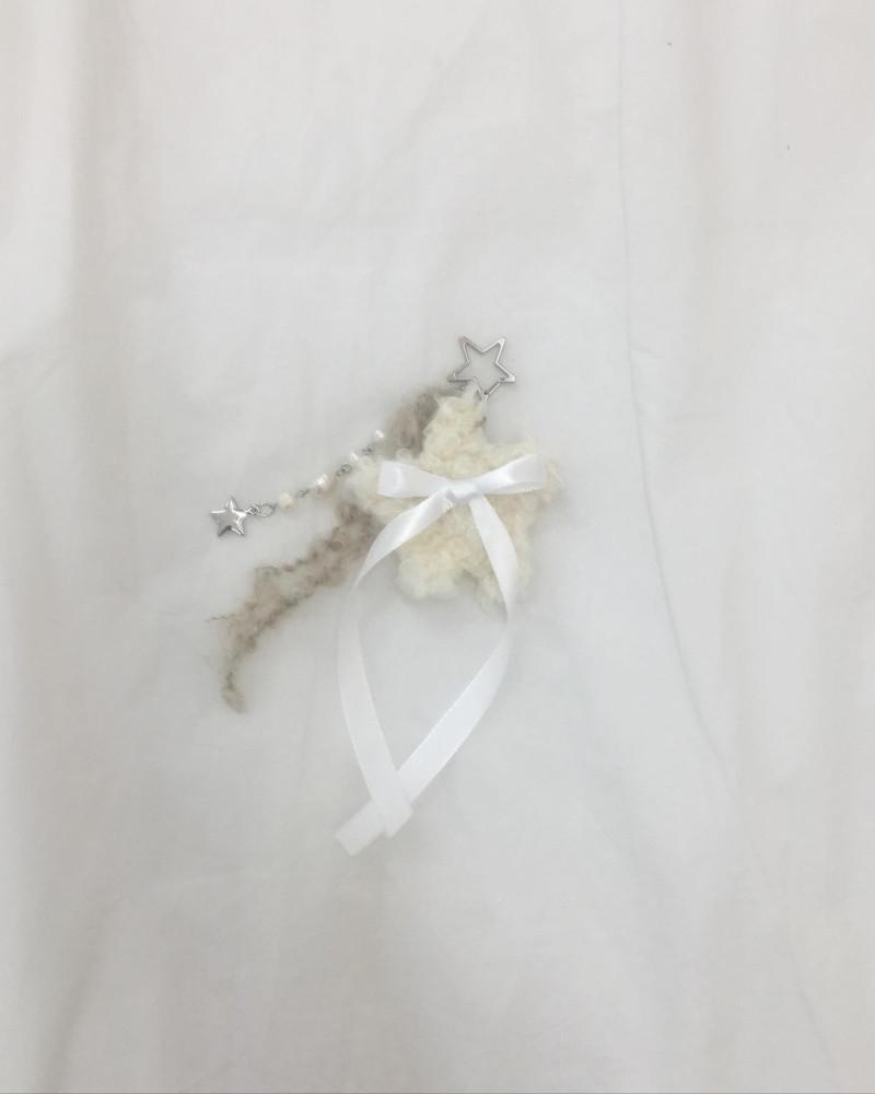 Star wool keyring.