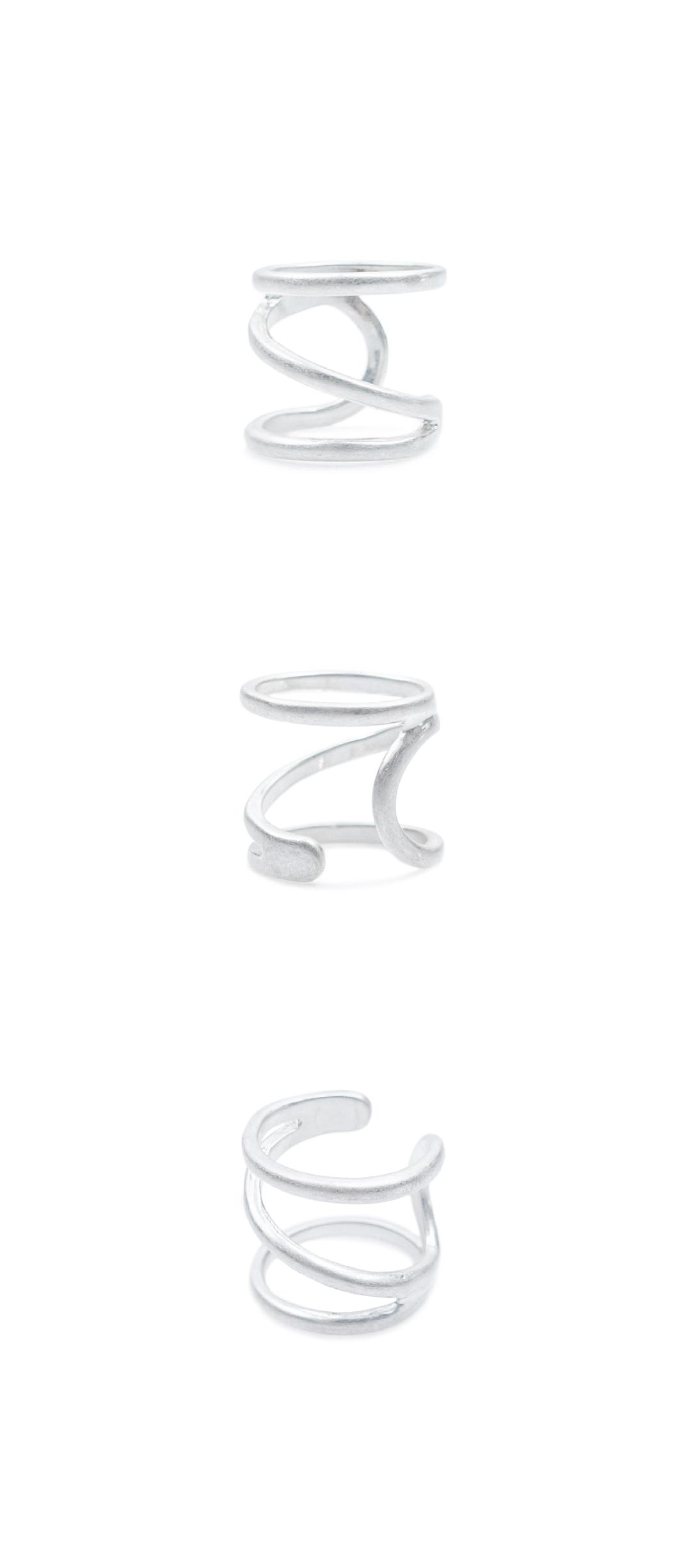 triple stem ring