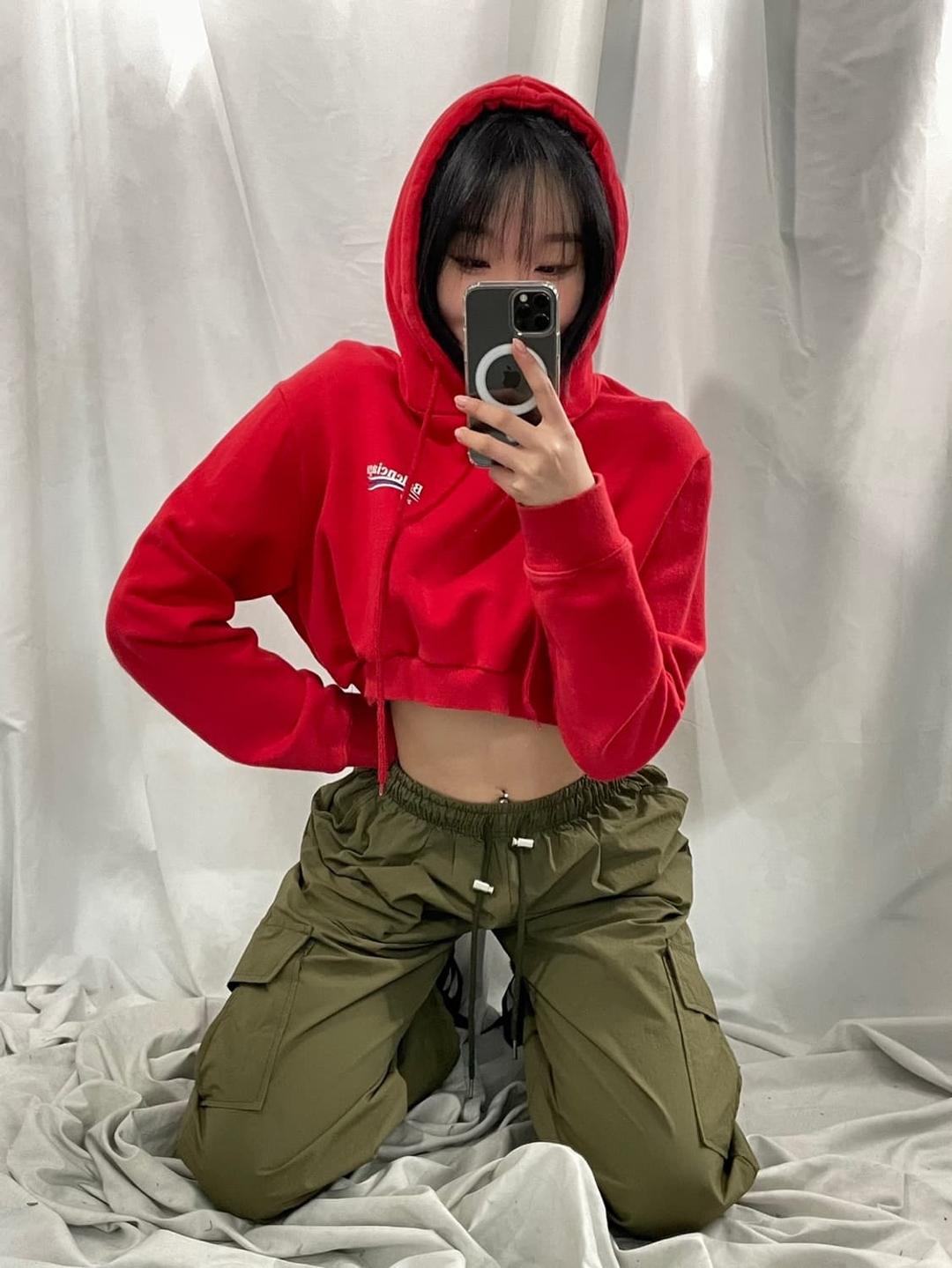 발렌시아가 빨간색 커스텀 리폼 크롭 후드티 L | 후루츠패밀리
