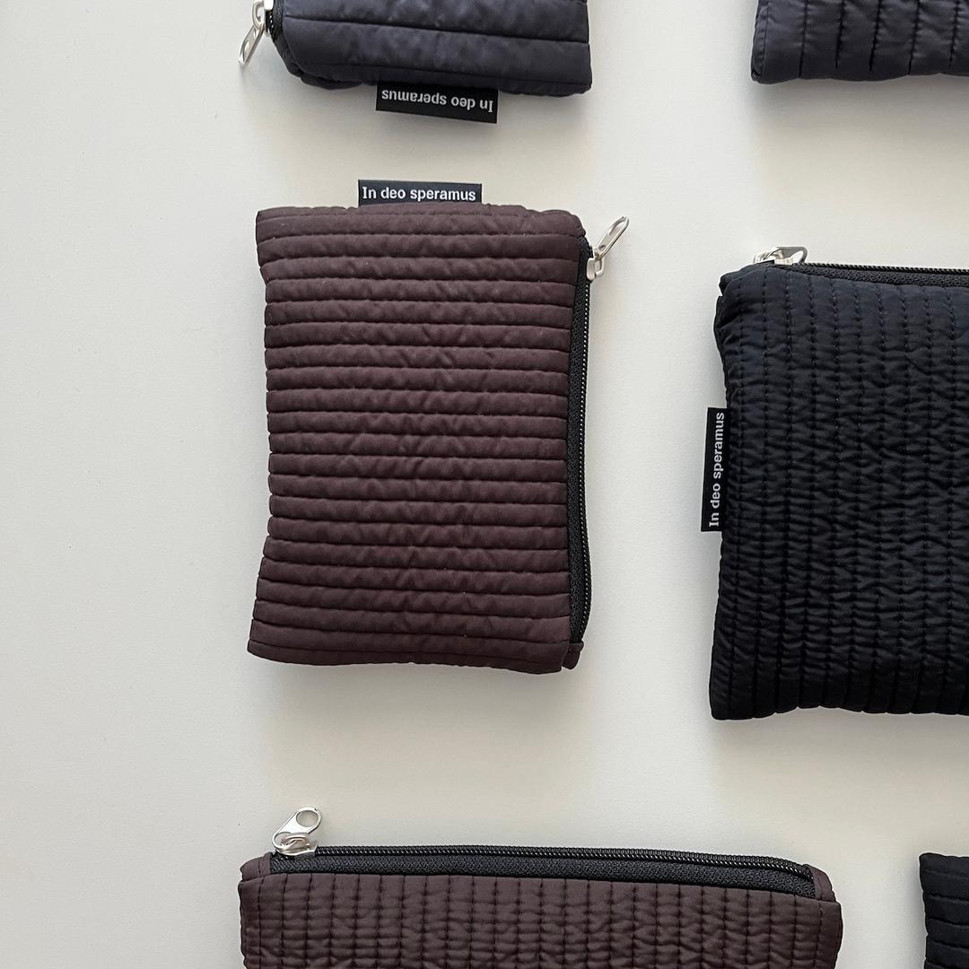 패딩 브라운 파우치