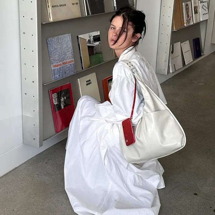 medium slash hobo bag (cream)