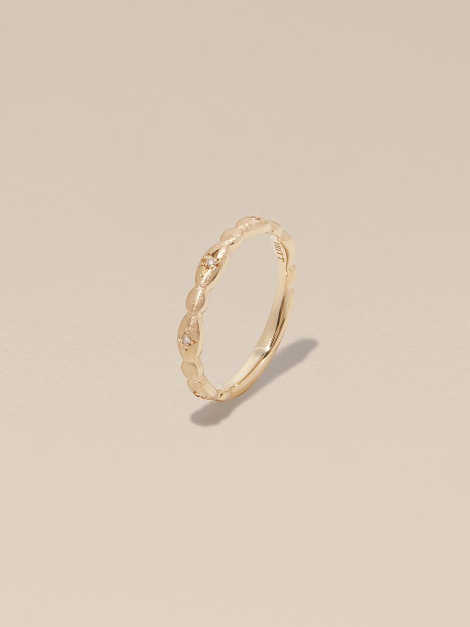 Soft Pebble Diamond Ring - Oval