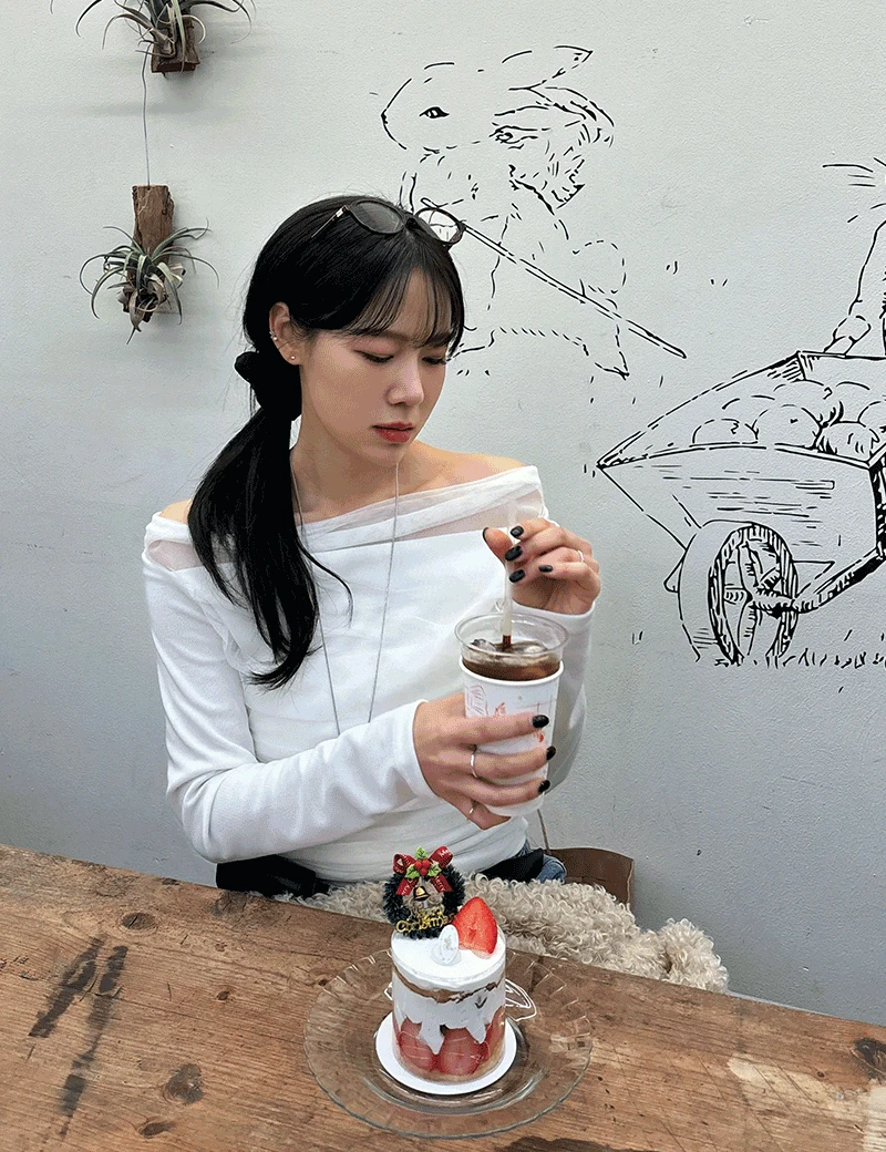 힐즈 레이스 드레이프 오프숄더 티셔츠 - 3 color