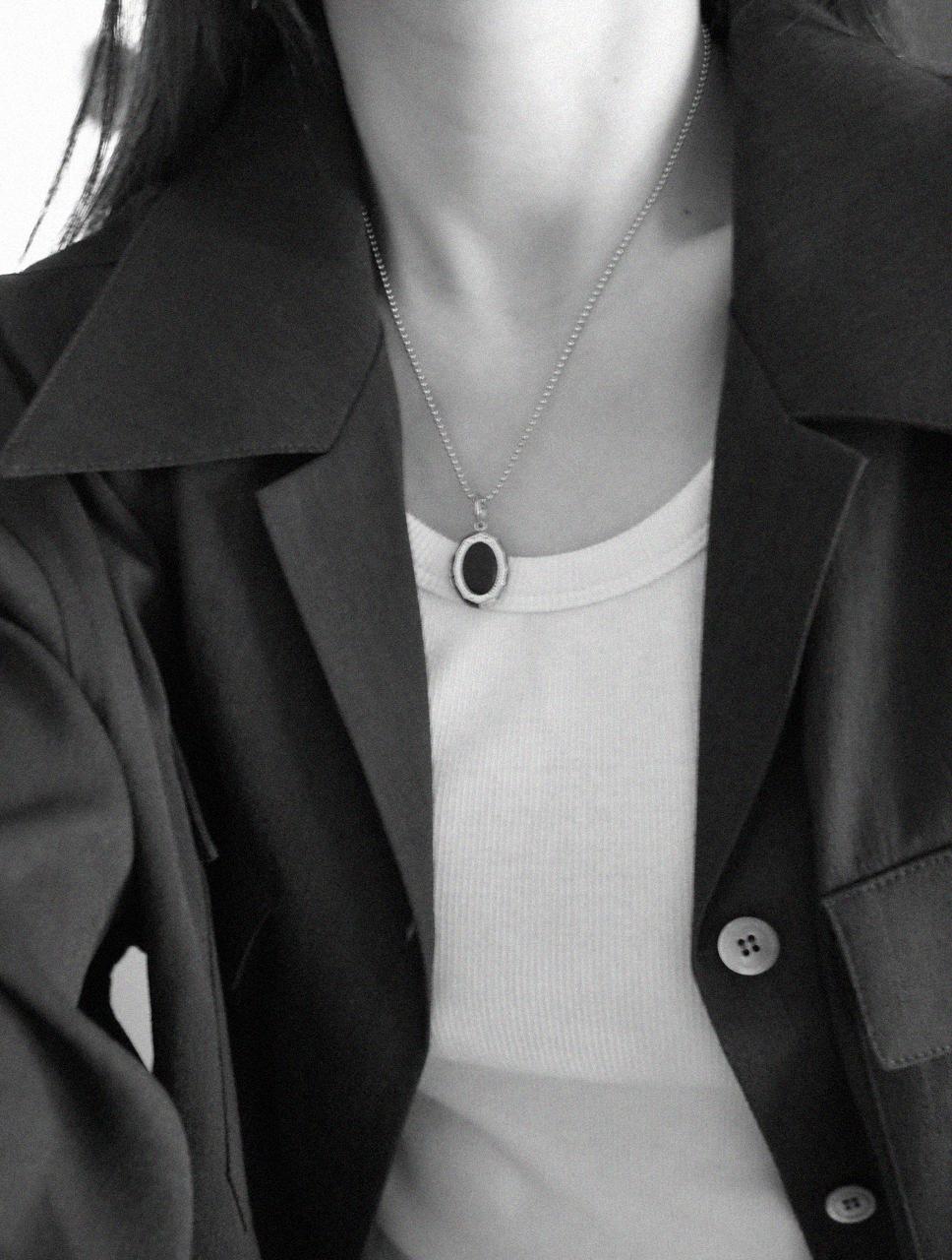 pendant necklace - black, coral (04.09 ~ 04.15)