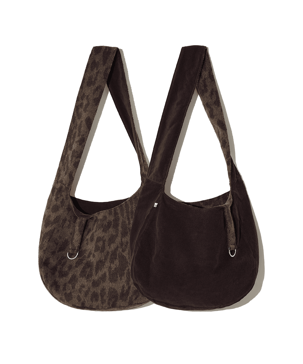 [1/2 예약배송] REVERSIBLE LEOPARD BAG