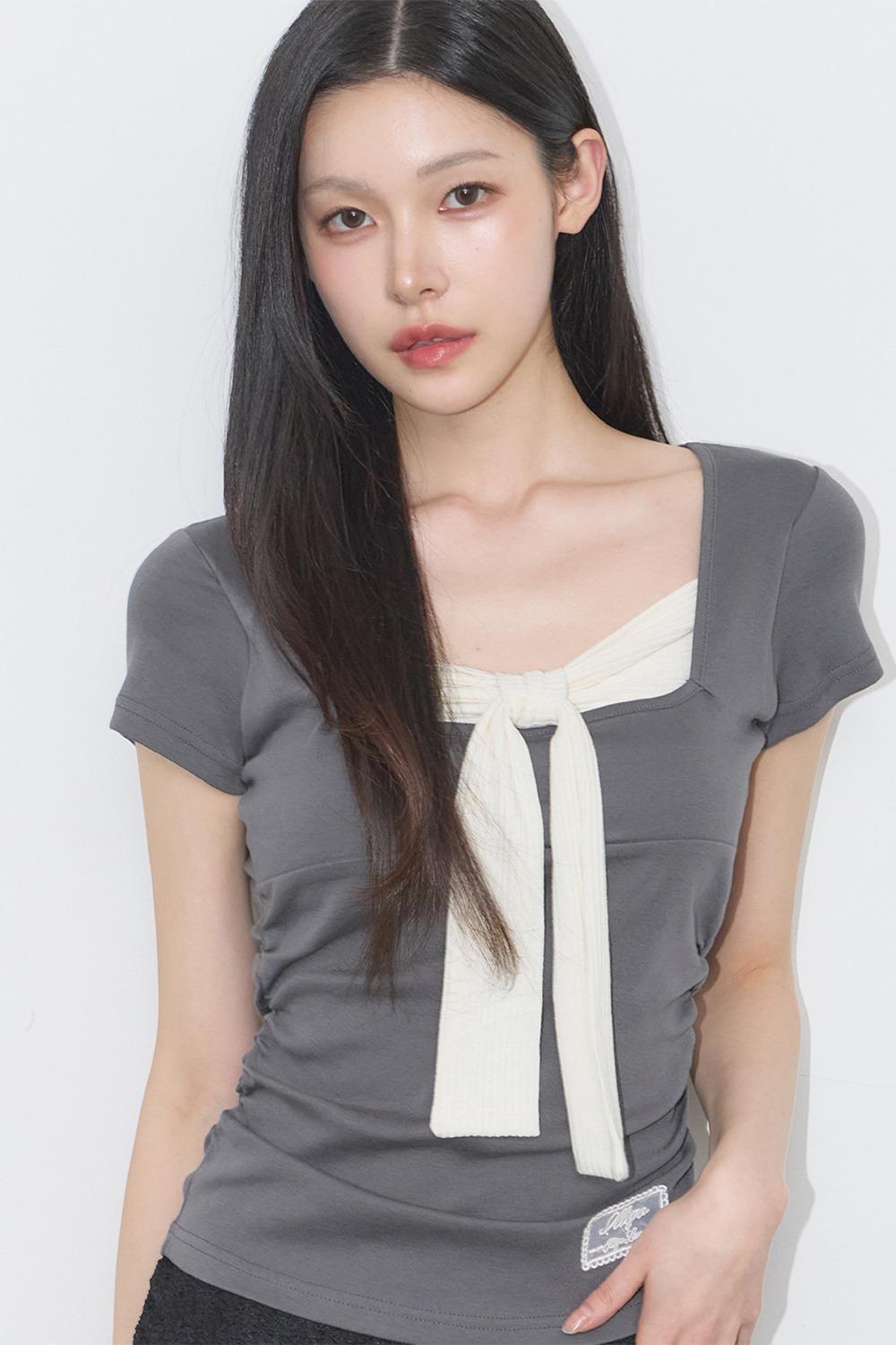 레이어드 리본 타이 티셔츠 차콜