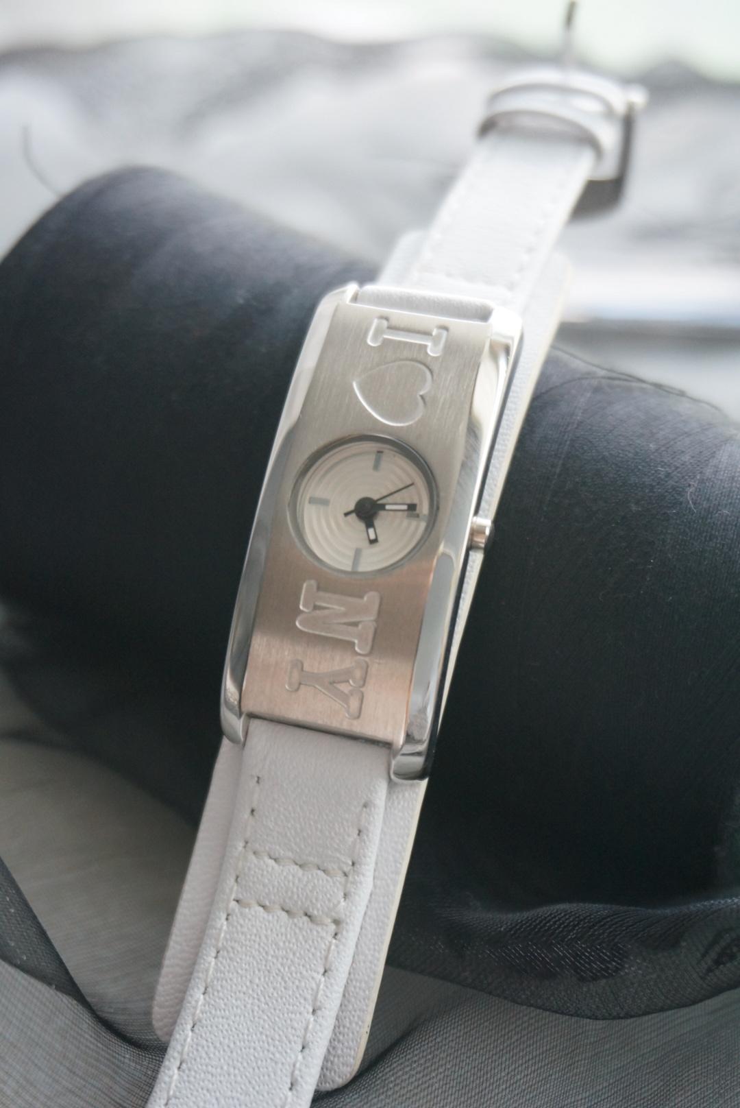 I︠ ♡ NY watch W