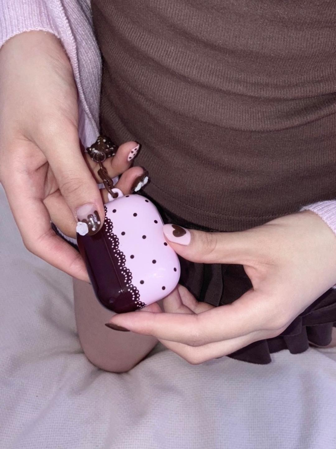 strawberry chocolate earphones case