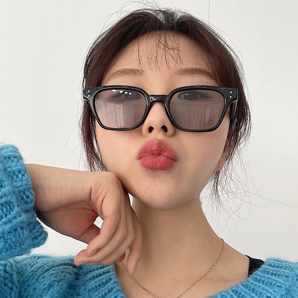 남자 여자 커플 작은 사각 핑크 블루 그레이 틴트 데일리 패션 선글라스 색안경