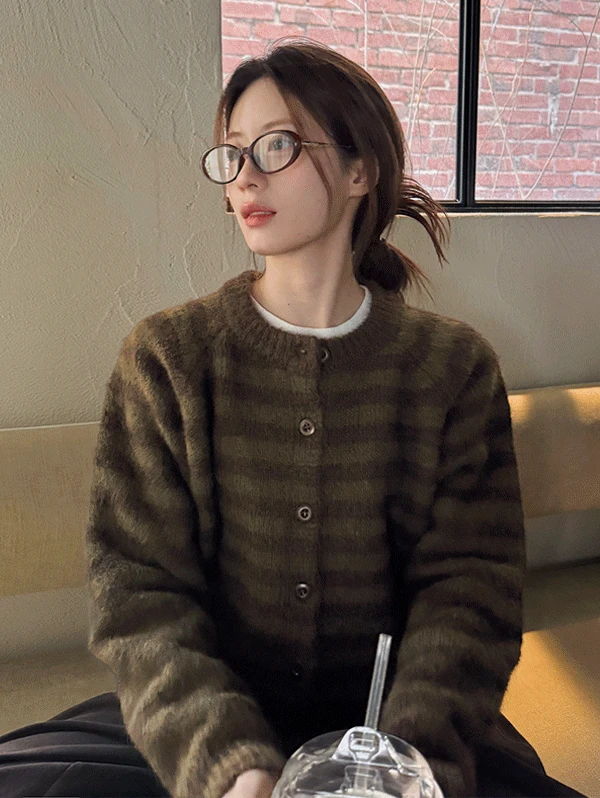 [🎄클스특가/겨울무드] made. 치코 톤온톤 스트라이프 도톰가디건 - 2 color