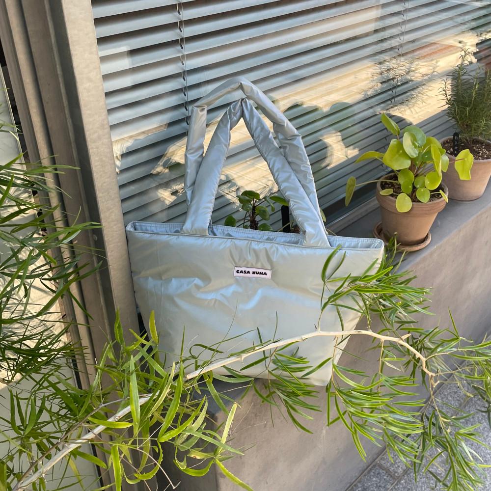 PADDED TRAPEZOIDAL BAG