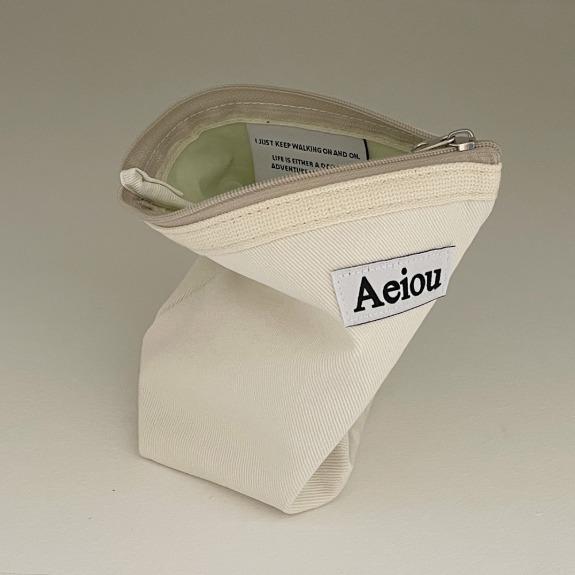 Aeiou Basic Pouch (M size) Snowberry