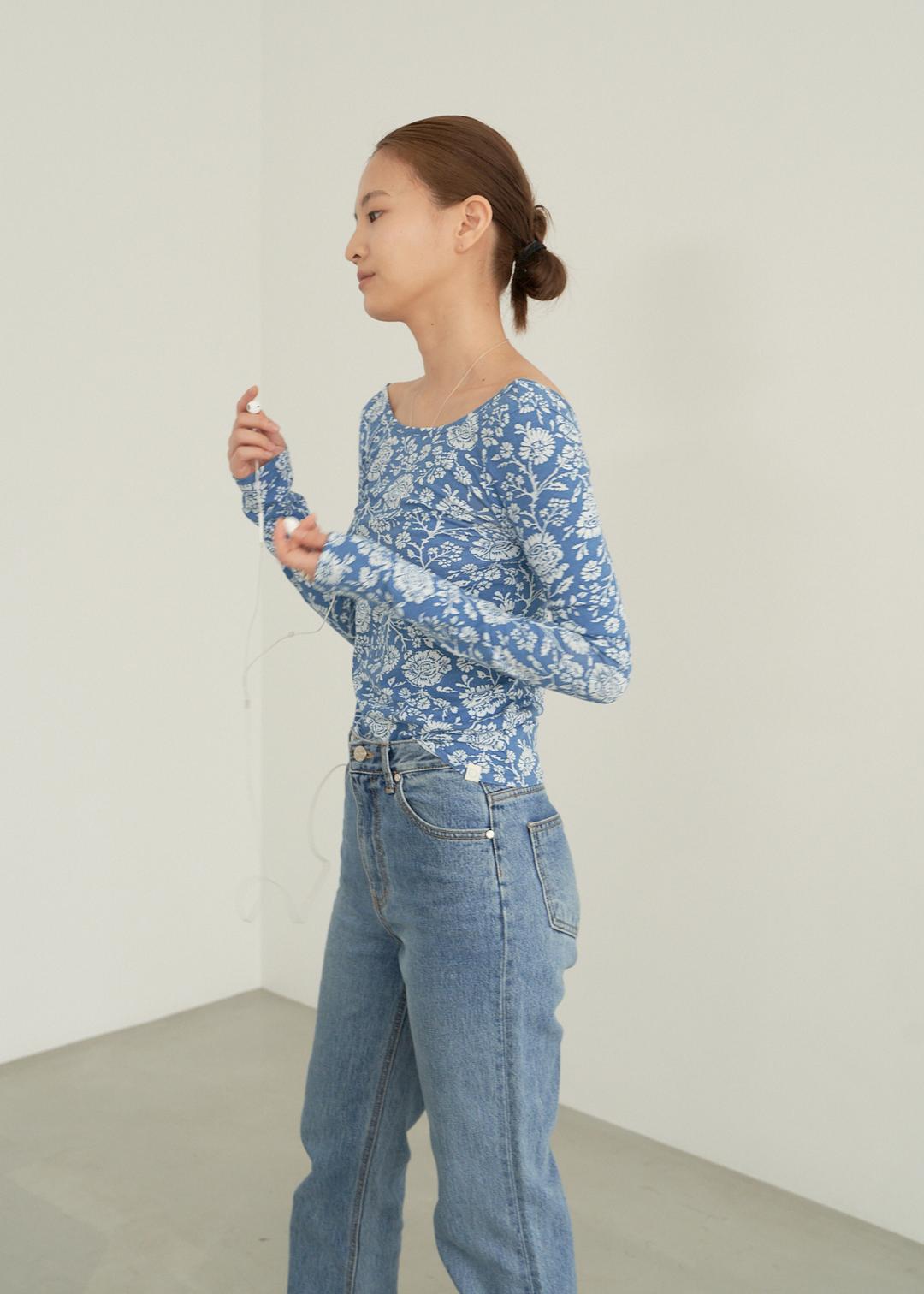 Flower indigo scoop neck t shirt -indigo blue