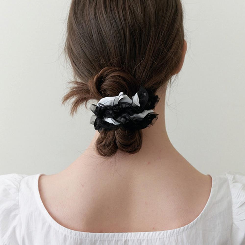 bella lace scrunch - white