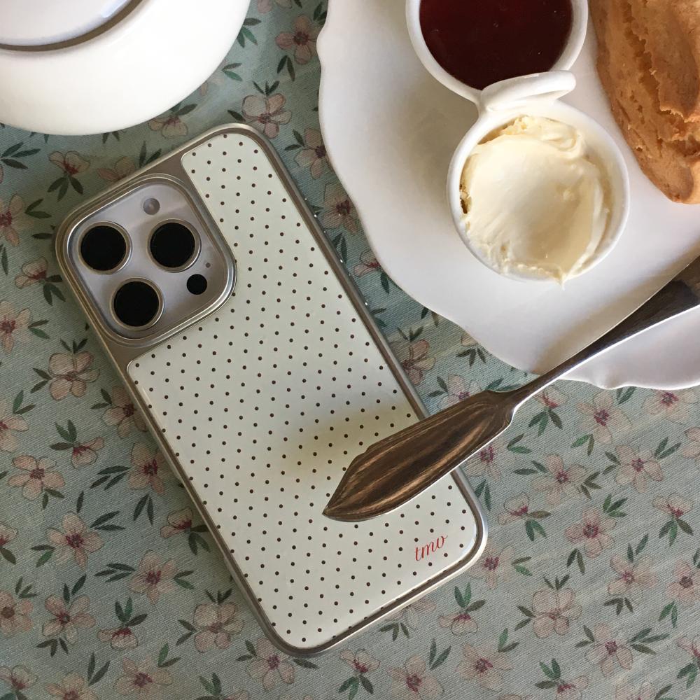 clotted cream dot case