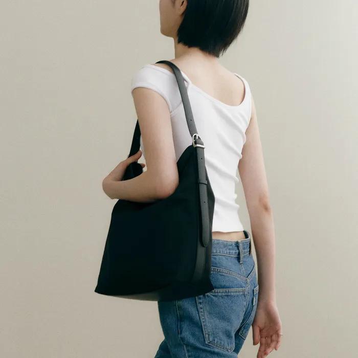 루이 숄더 나일론 블랙