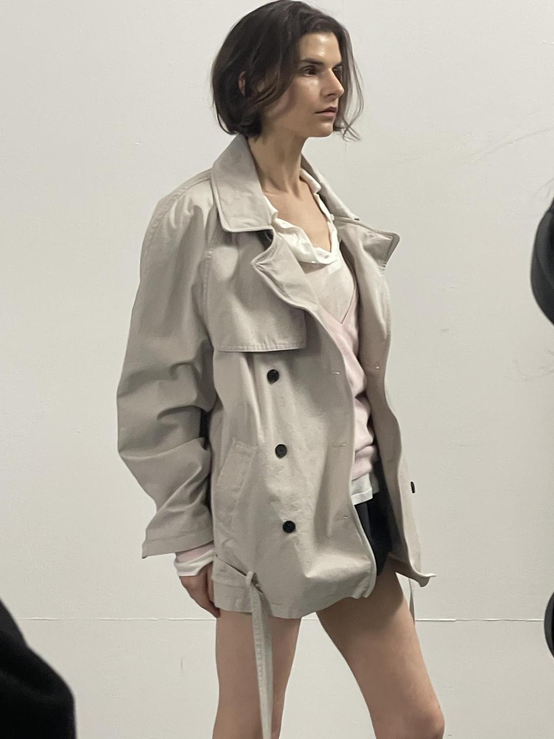 르아르디 크리므 와이어 하프 트렌치 코트 (넘 이쁘당 시크세련의 정석 봄 하프 바바리)