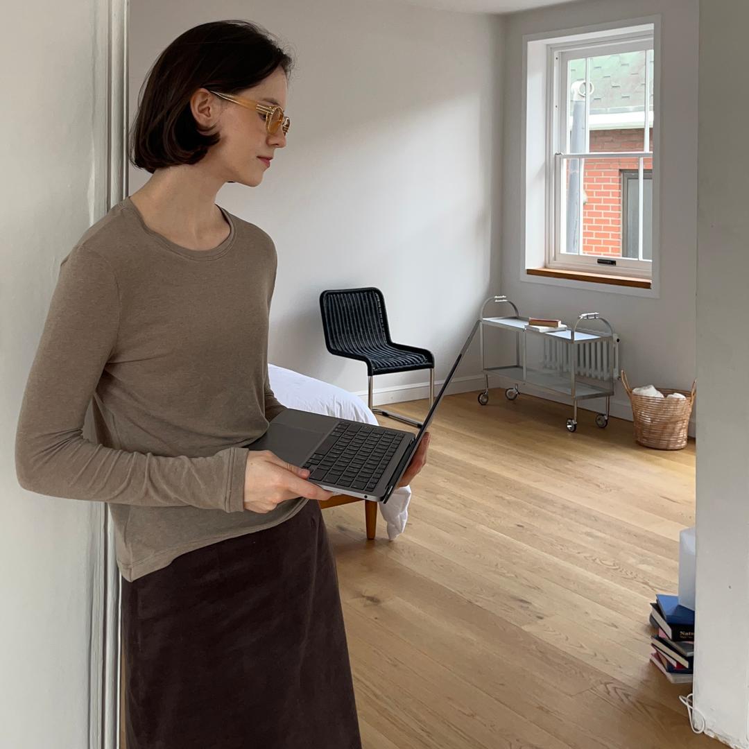 「BORUS」 wool tencel slim tee-beige