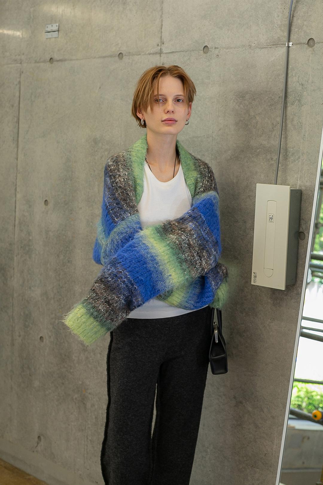 【perverze】Gradient Stripe Top and Scarf PERVERZE Gradient Stripe Top and Scarf - メルカリ