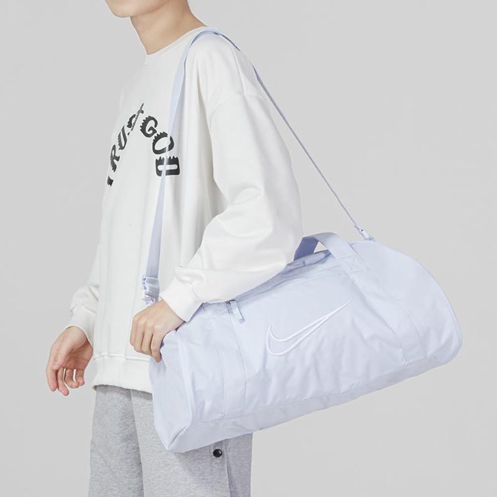 나이키 짐 클럽 헬스 더플백 트레이닝 24L 풋볼 그레이 DR6243-085