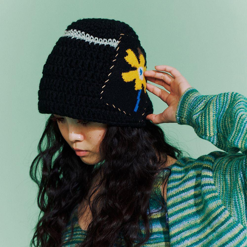 FLOWERING BUCKET ALL BLACK LARGE
