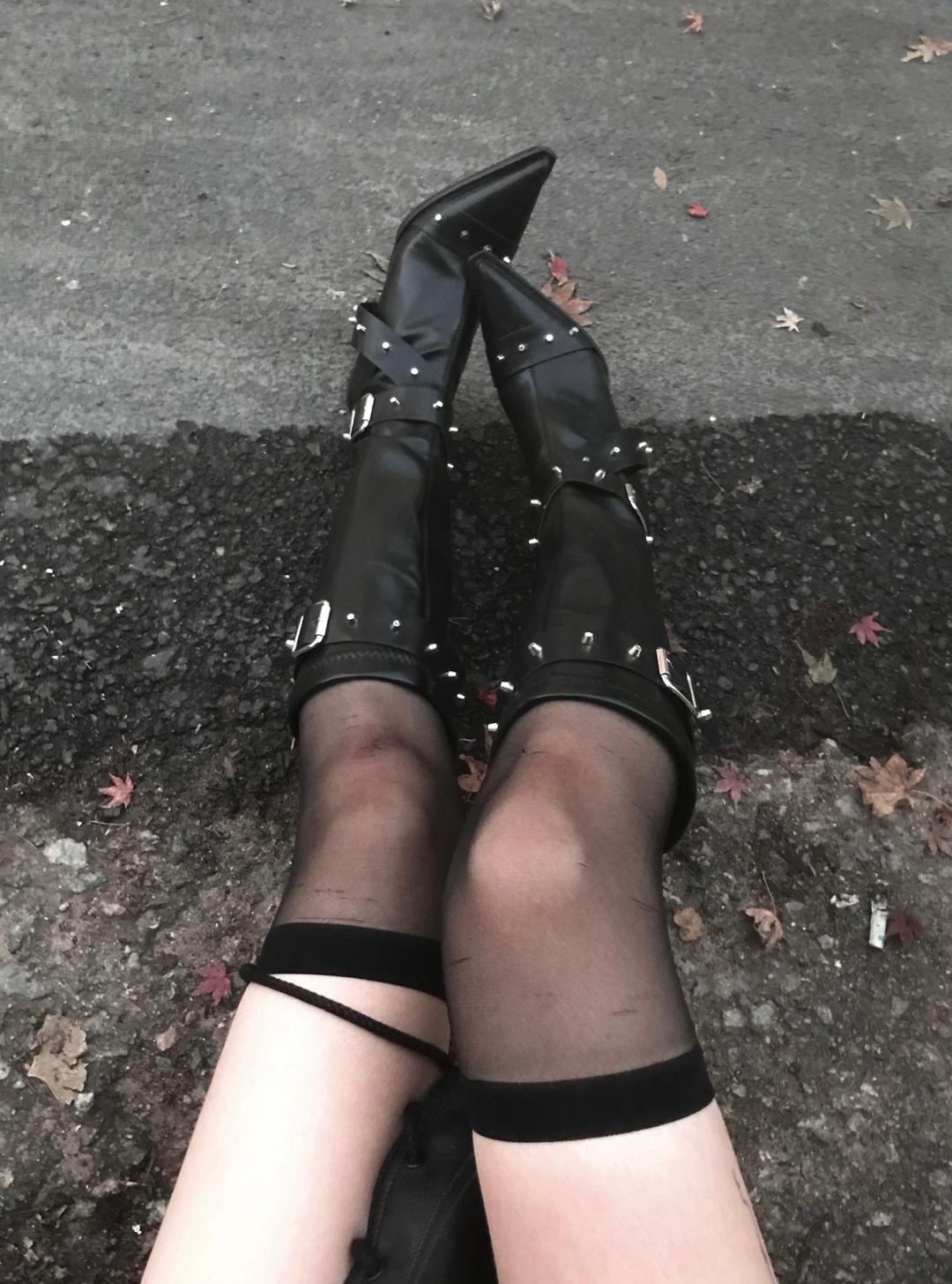 Stud buckle long boots