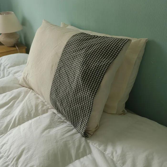 Cotton patch pillowcase - black/Ivory
