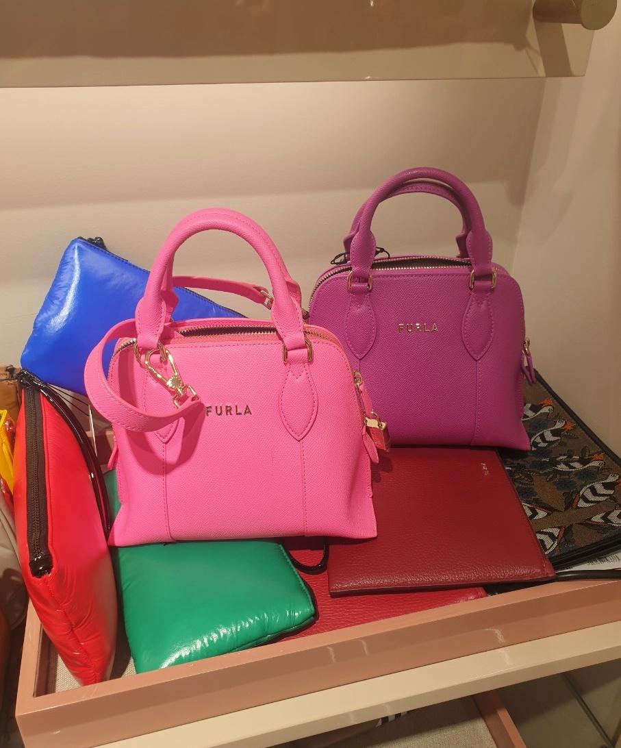 [영국아울렛] 훌라 VITTORIA 로고 돔쉐입 투웨이백 2종  WB00539 BX0306