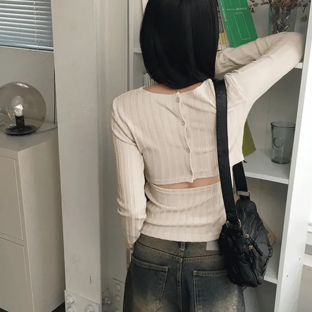 미쿠 뒷트임 버튼 포인트 긴팔 티셔츠