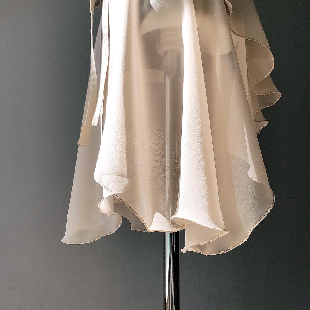 Giselle ;mood beige
