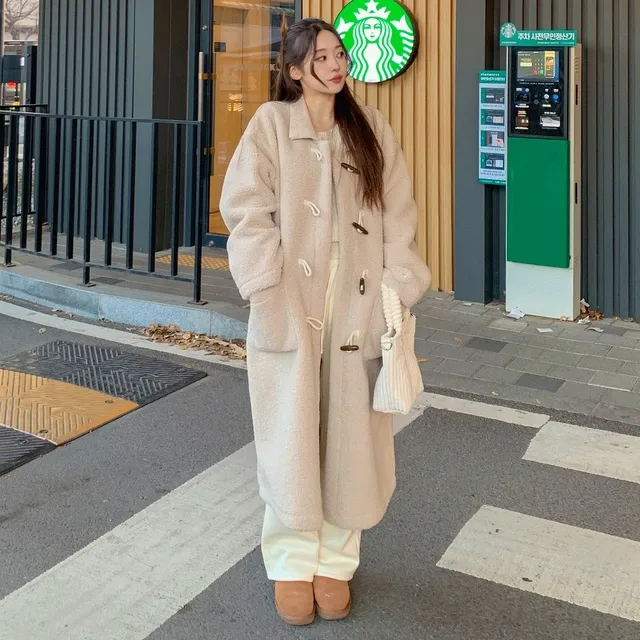 [완전강츄!!🧸한겨울까지쭉] 양털 뽀글이 롱 떡볶이 코트 더플 카라 오버핏 후리스 스웨이드 안감 부클 털 자켓 겨울 아우터 데일리 꾸안꾸 2COL