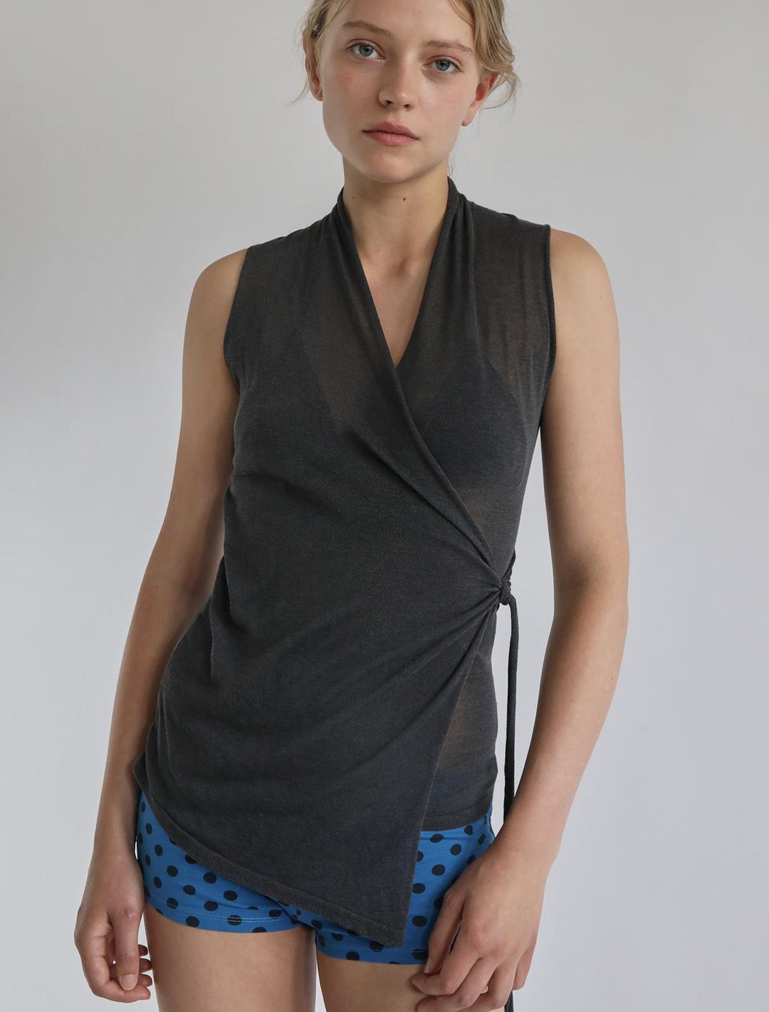 SANS-Sleeveless wrap top with a side loop to tie the outer layer