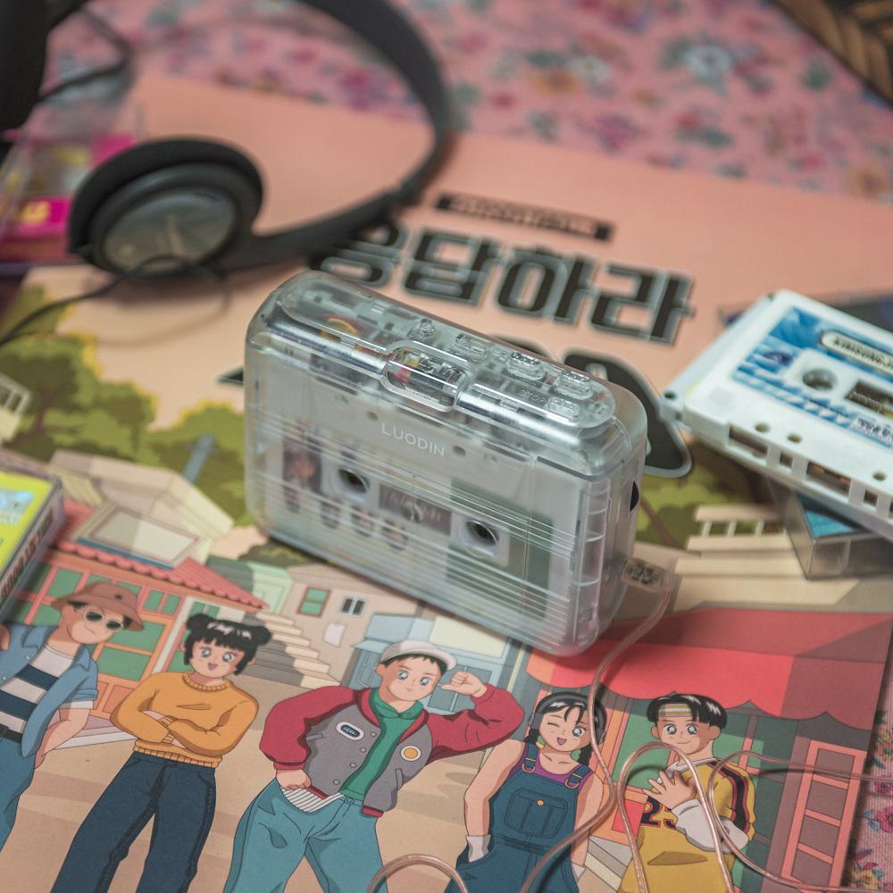 [선물하기 에디션] "음원 스트리밍 연결가능" 루오딘 Y2K 레트로 블루투스 카세트 플레이어 (꾸미기 스티커+건전지)
