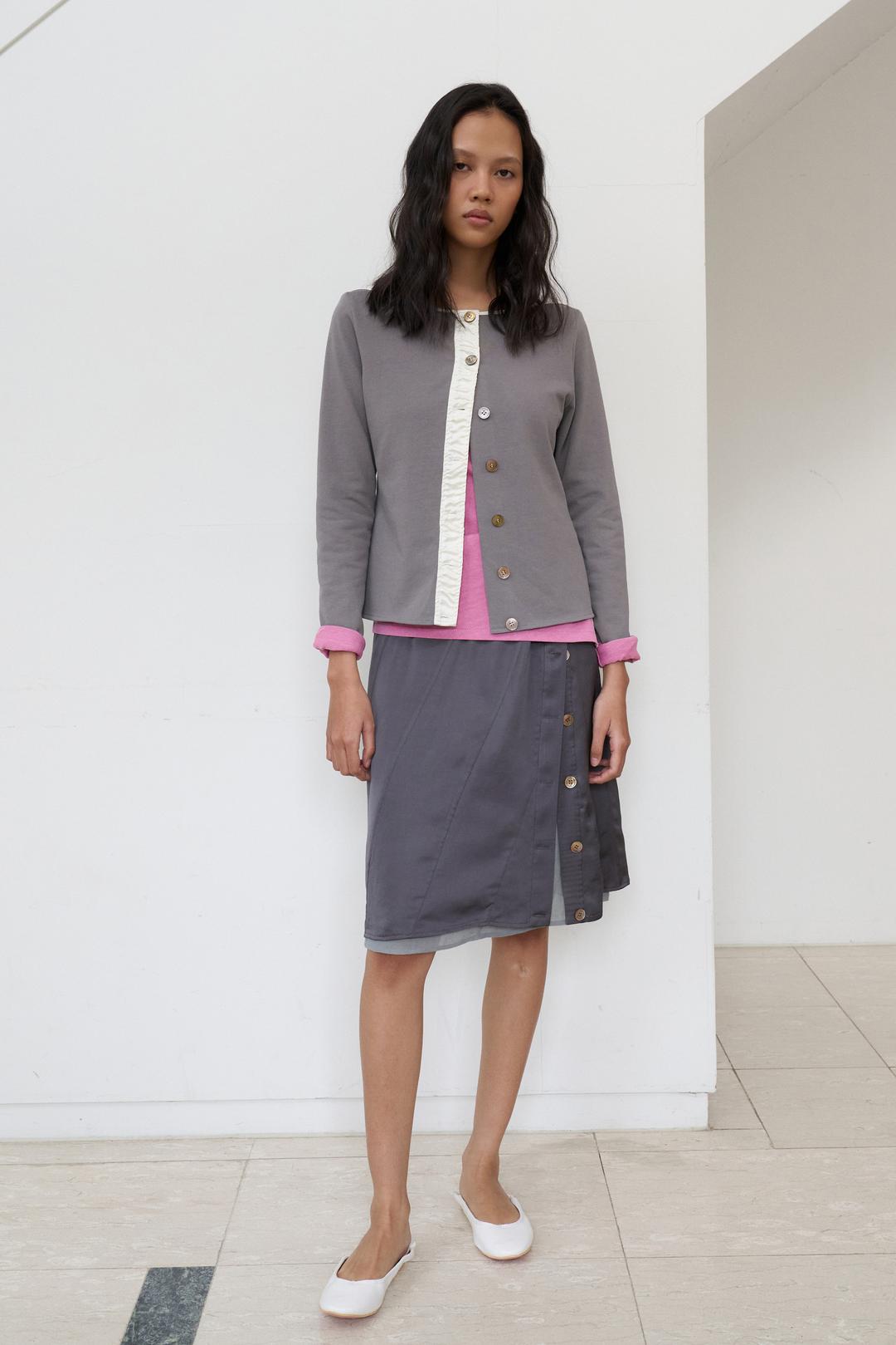 [4월 3일 순차 출고] 사틴 콤비 가디건 - 차콜