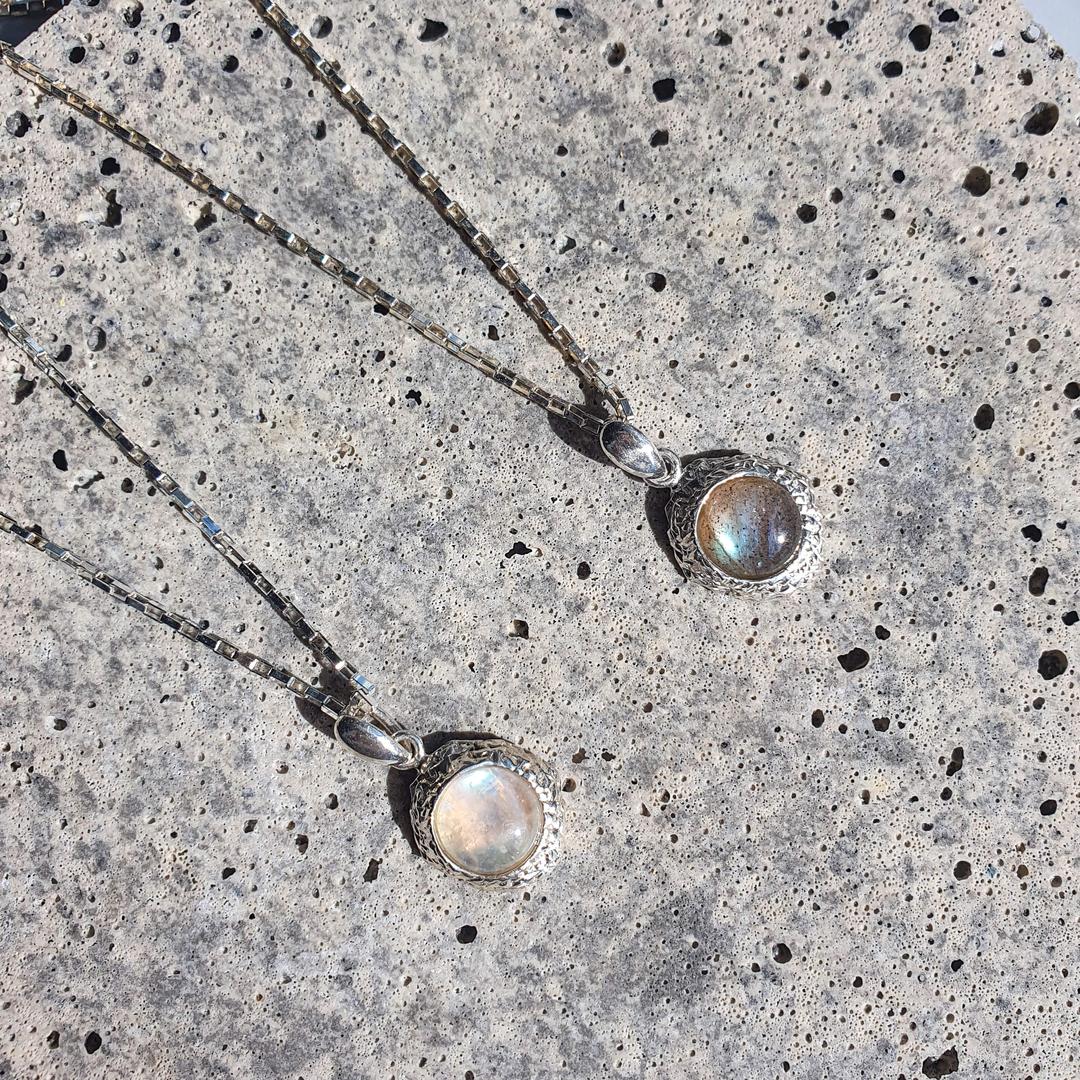 [Cubism] Brick Moon Necklace