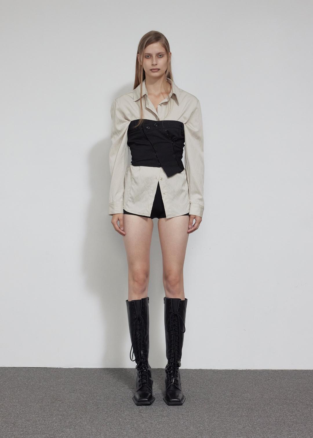 HOOKED FLAP BUSTIER, BLACK